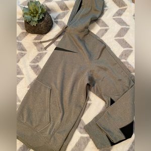 Nike Therma-Fit Gray & Black sweatshirt